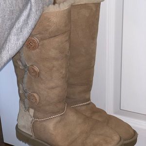 SIZE 8 UGG BOOTS
